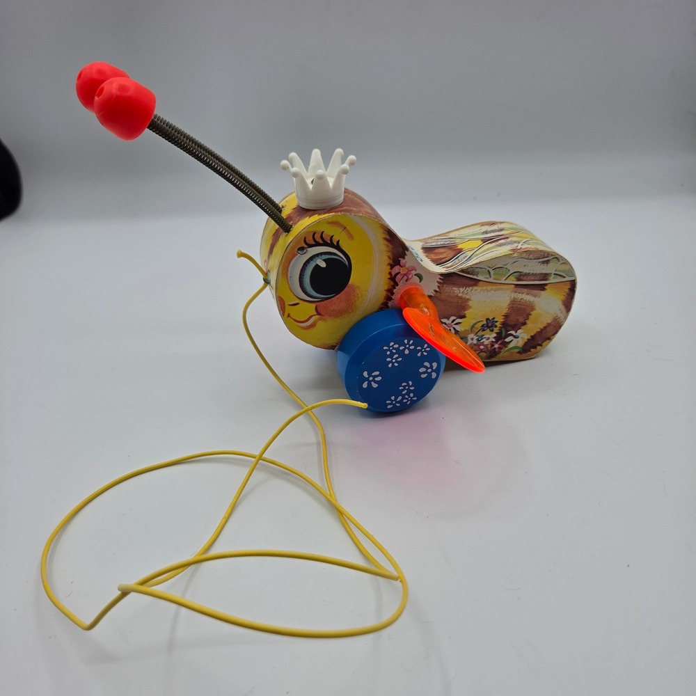 Vintage Fisher Price Queen Buzzy Bee 444 Wooden Pull Toy Made in USA 1980s